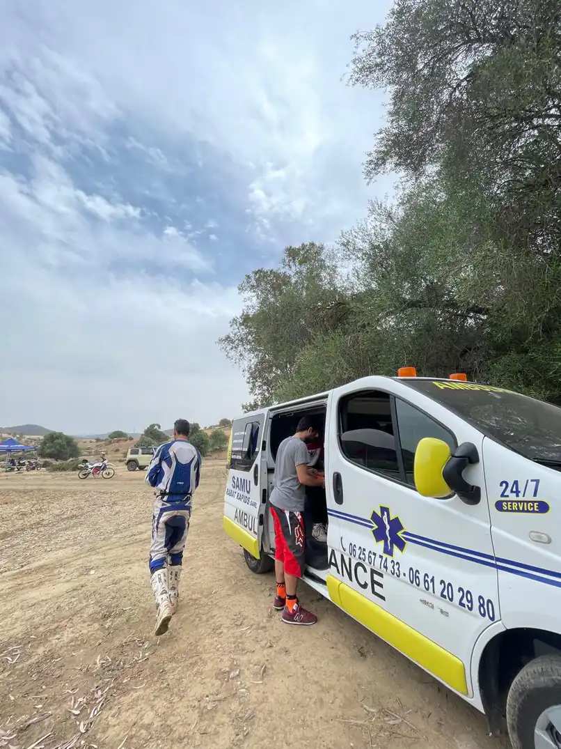 Équipe SAMU Rabat Rapids pour transport sanitaire en ambulance privée équipée